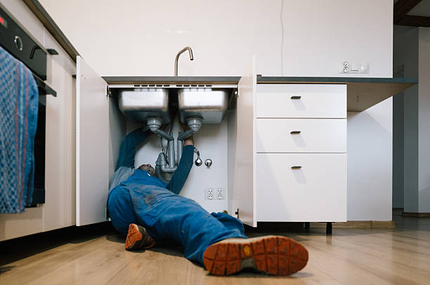 Professional Drain Cleaning technician working in Ponce De Leon, MO